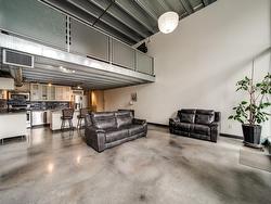 #124 10309 107 ST NW  Edmonton, AB T5J 1K3