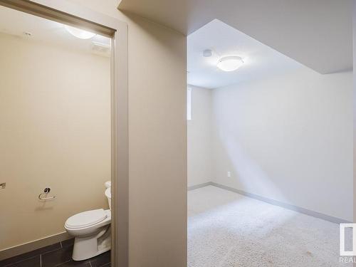 20 1623 Cunningham Way, Edmonton, AB - Indoor Photo Showing Bathroom