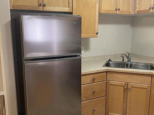 122 9525 162 Avenue, Edmonton, AB - Indoor Photo Showing Kitchen With Double Sink