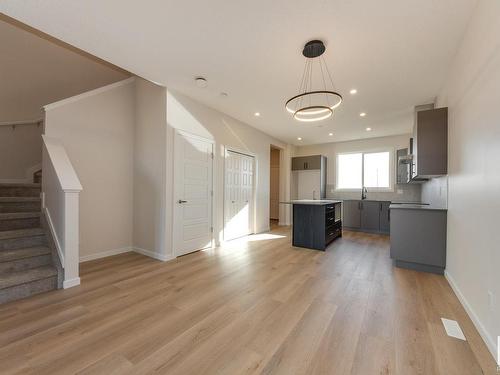 22419 88 Avenue, Edmonton, AB - Indoor Photo Showing Kitchen