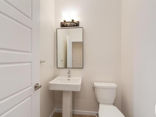 22419 88 Avenue, Edmonton, AB - Indoor Photo Showing Bathroom