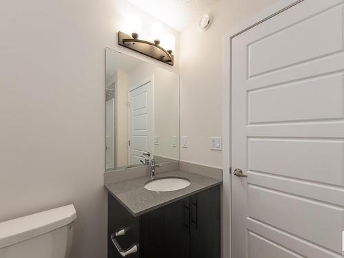 22419 88 Avenue, Edmonton, AB - Indoor Photo Showing Bathroom