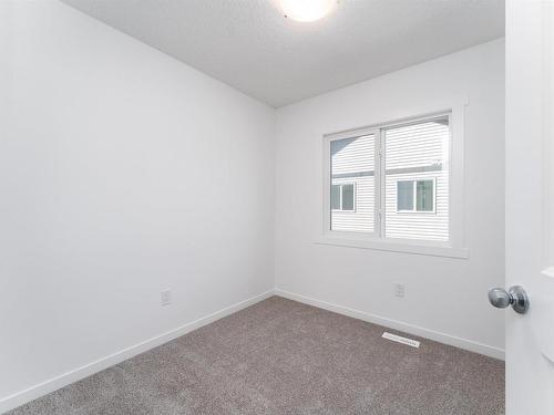 136 1530 Tamarack Boulevard, Edmonton, AB - Indoor Photo Showing Other Room