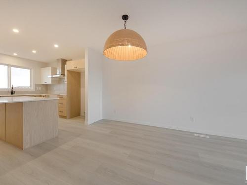 22415 88 Avenue, Edmonton, AB - Indoor Photo Showing Kitchen