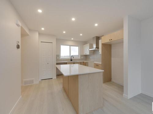 22415 88 Avenue, Edmonton, AB - Indoor Photo Showing Kitchen