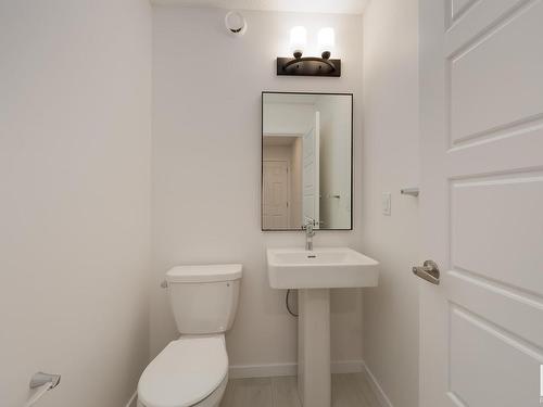 22415 88 Avenue, Edmonton, AB - Indoor Photo Showing Bathroom