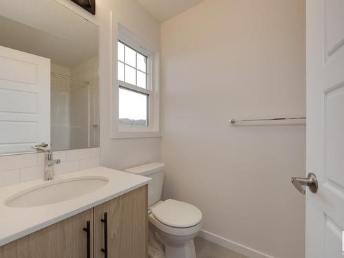 22415 88 Avenue, Edmonton, AB - Indoor Photo Showing Bathroom