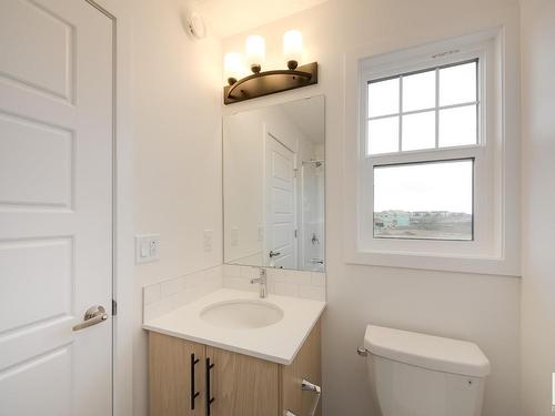 22415 88 Avenue, Edmonton, AB - Indoor Photo Showing Bathroom