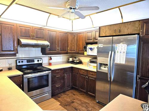 212 Ferguson Place, Edmonton, AB - Indoor Photo Showing Kitchen With Stainless Steel Kitchen