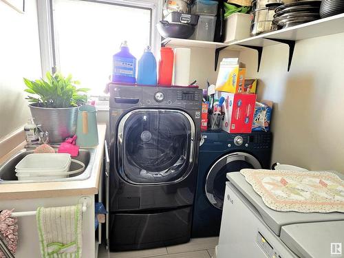 212 Ferguson Place, Edmonton, AB - Indoor Photo Showing Laundry Room