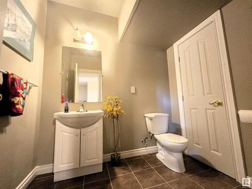 212 Ferguson Place, Edmonton, AB - Indoor Photo Showing Bathroom