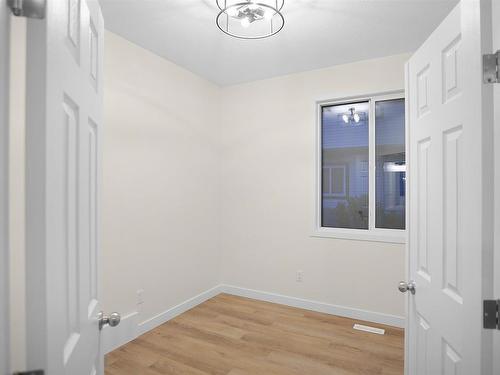 1615 11 Avenue, Edmonton, AB - Indoor Photo Showing Other Room