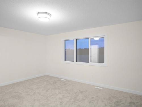 1615 11 Avenue, Edmonton, AB - Indoor Photo Showing Other Room