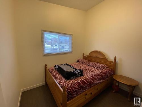 11839 45 Street, Edmonton, AB - Indoor Photo Showing Bedroom