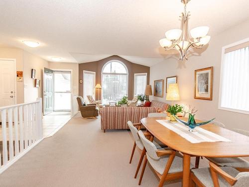 3219 31 Avenue, Edmonton, AB - Indoor Photo Showing Dining Room