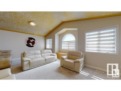 16627 70 Street, Edmonton, AB - Indoor Photo Showing Living Room