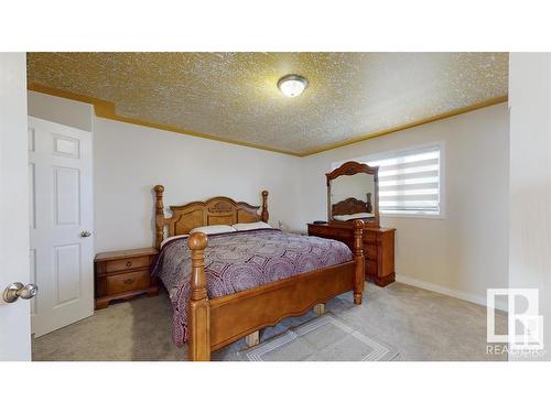 16627 70 Street, Edmonton, AB - Indoor Photo Showing Bedroom