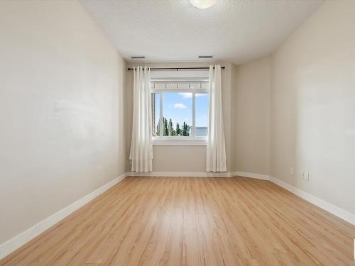 241 511 Queen Street, Spruce Grove, AB - Indoor Photo Showing Other Room