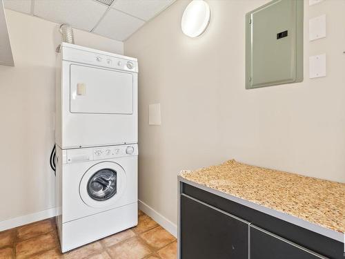 241 511 Queen Street, Spruce Grove, AB - Indoor Photo Showing Laundry Room