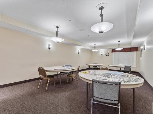 241 511 Queen Street, Spruce Grove, AB - Indoor Photo Showing Dining Room