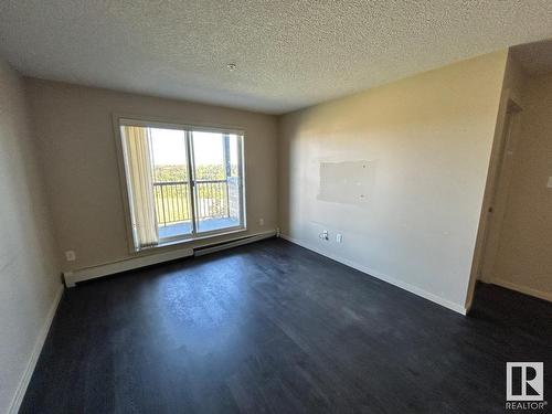 361 1196 Hyndman Road, Edmonton, AB - Indoor Photo Showing Other Room