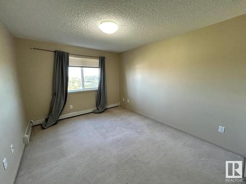 361 1196 Hyndman Road, Edmonton, AB - Indoor Photo Showing Other Room