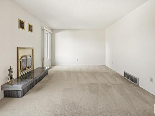 131 Knottwood Road N, Edmonton, AB - Indoor Photo Showing Other Room