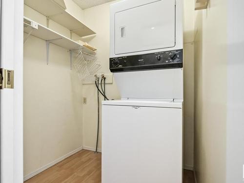 131 Knottwood Road N, Edmonton, AB - Indoor Photo Showing Laundry Room