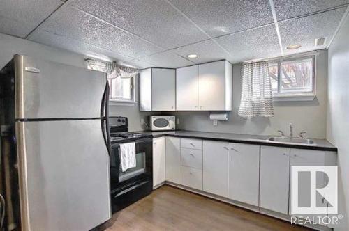 8943 95 Avenue, Edmonton, AB - Indoor Photo Showing Kitchen