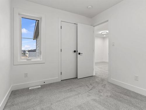 4723 168 Avenue, Edmonton, AB - Indoor Photo Showing Other Room