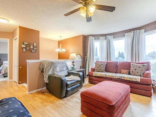 33 Spruce Meadow Lane, Bon Accord, AB - Indoor Photo Showing Living Room