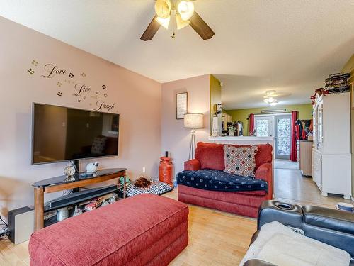 33 Spruce Meadow Lane, Bon Accord, AB - Indoor Photo Showing Living Room