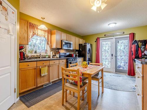 33 Spruce Meadow Lane, Bon Accord, AB - Indoor Photo Showing Kitchen