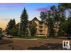 #205 9138 83 AV NW  Edmonton, AB T6C 1B7