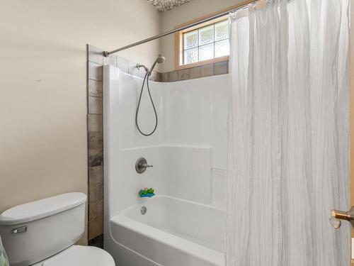 1 26029 Twp Rd 512, Rural Parkland County, AB - Indoor Photo Showing Bathroom