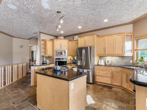 1 26029 Twp Rd 512, Rural Parkland County, AB - Indoor Photo Showing Kitchen