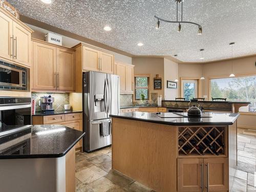 1 26029 Twp Rd 512, Rural Parkland County, AB - Indoor Photo Showing Kitchen