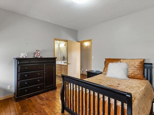 1 26029 Twp Rd 512, Rural Parkland County, AB - Indoor Photo Showing Bedroom