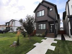 9226 150 ST NW  Edmonton, AB T5R 1G3