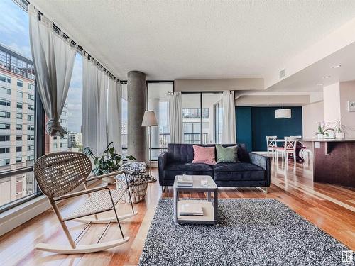 902 11933 Jasper Avenue, Edmonton, AB - Indoor Photo Showing Living Room