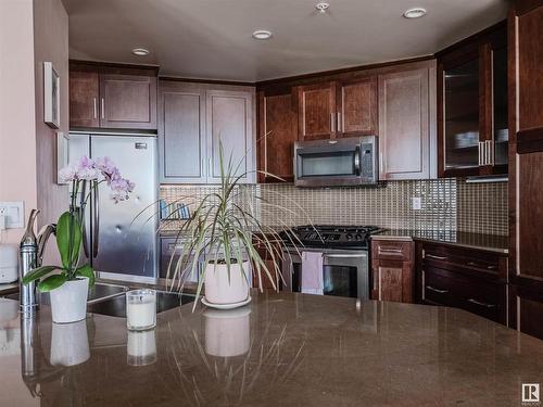 902 11933 Jasper Avenue, Edmonton, AB - Indoor Photo Showing Kitchen