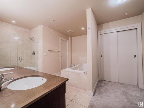 902 11933 Jasper Avenue, Edmonton, AB - Indoor Photo Showing Bathroom