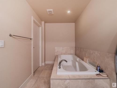 902 11933 Jasper Avenue, Edmonton, AB - Indoor Photo Showing Bathroom