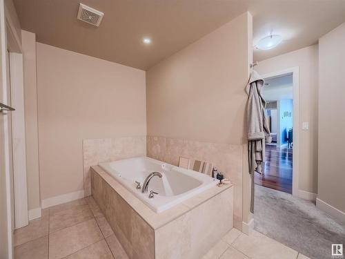 902 11933 Jasper Avenue, Edmonton, AB - Indoor Photo Showing Bathroom