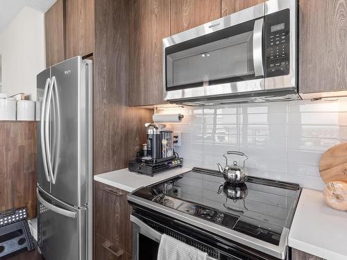 3301 10180 103 Street, Edmonton, AB - Indoor Photo Showing Kitchen With Stainless Steel Kitchen With Upgraded Kitchen