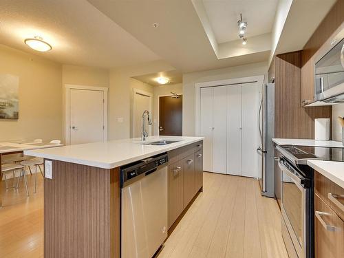 1805 10410 102 Avenue, Edmonton, AB - Indoor Photo Showing Kitchen