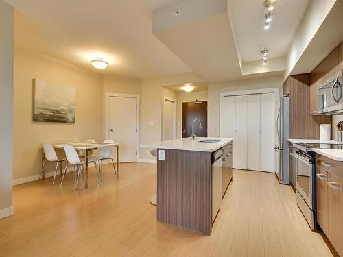 1805 10410 102 Avenue, Edmonton, AB - Indoor Photo Showing Kitchen