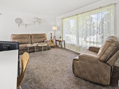 8915 130A Avenue, Edmonton, AB - Indoor Photo Showing Living Room