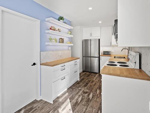 8915 130A Avenue, Edmonton, AB - Indoor Photo Showing Kitchen