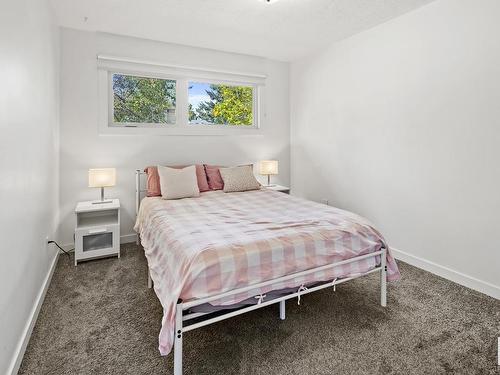 8915 130A Avenue, Edmonton, AB - Indoor Photo Showing Bedroom